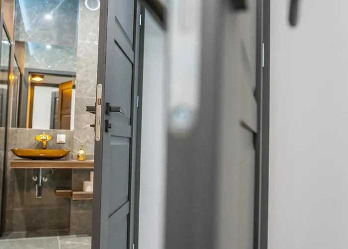 W Cieplicach Deluxe * Еленя-Гура